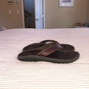OLUKAI MENS FLIP FLOPS
